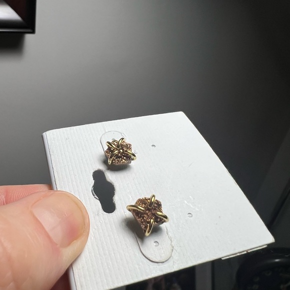 Bronze Rhinestone with gold prong stud earrings - Picture 10 of 11